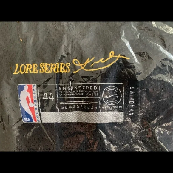 Lakers Jersey #23 - Picture 3 of 3